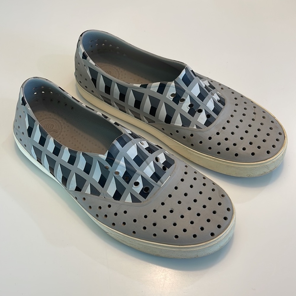 Native Shoes - Picture 3 of 8